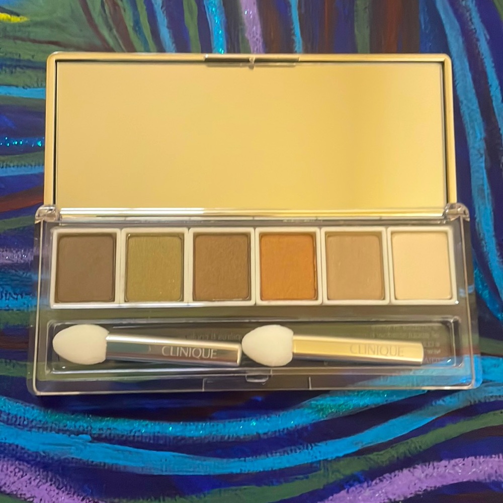 🆕Clinique aromatics in white 👁️ palette- limited edition!